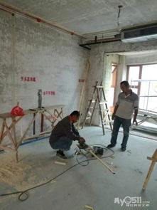 品睿装饰在建工地巡检 冠城国际权先生雅居木工施工进行中